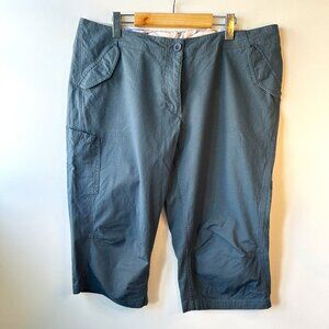 MEC hiking technical cropped pants in Size 16